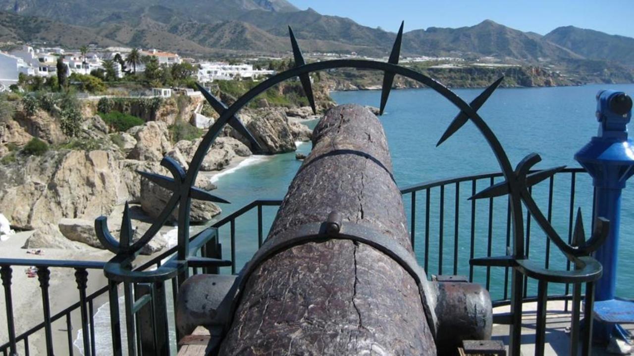 Soleado Apartamento En Nerja Dış mekan fotoğraf
