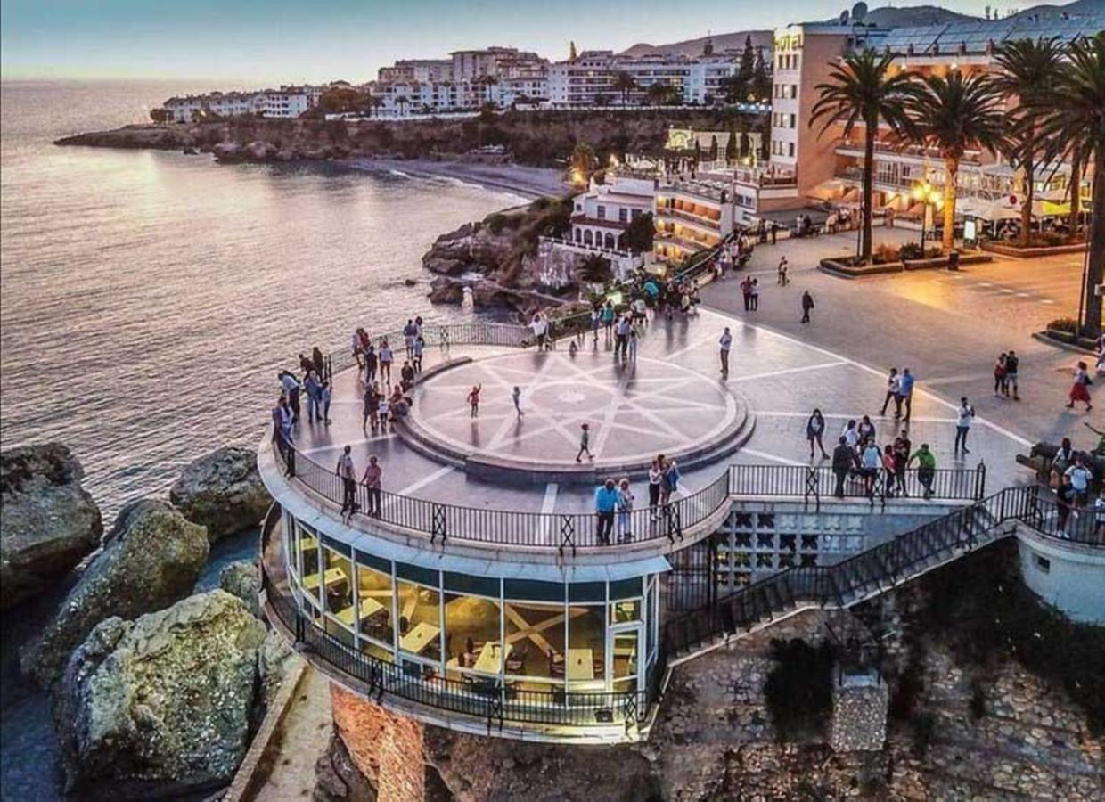 Soleado Apartamento En Nerja Dış mekan fotoğraf
